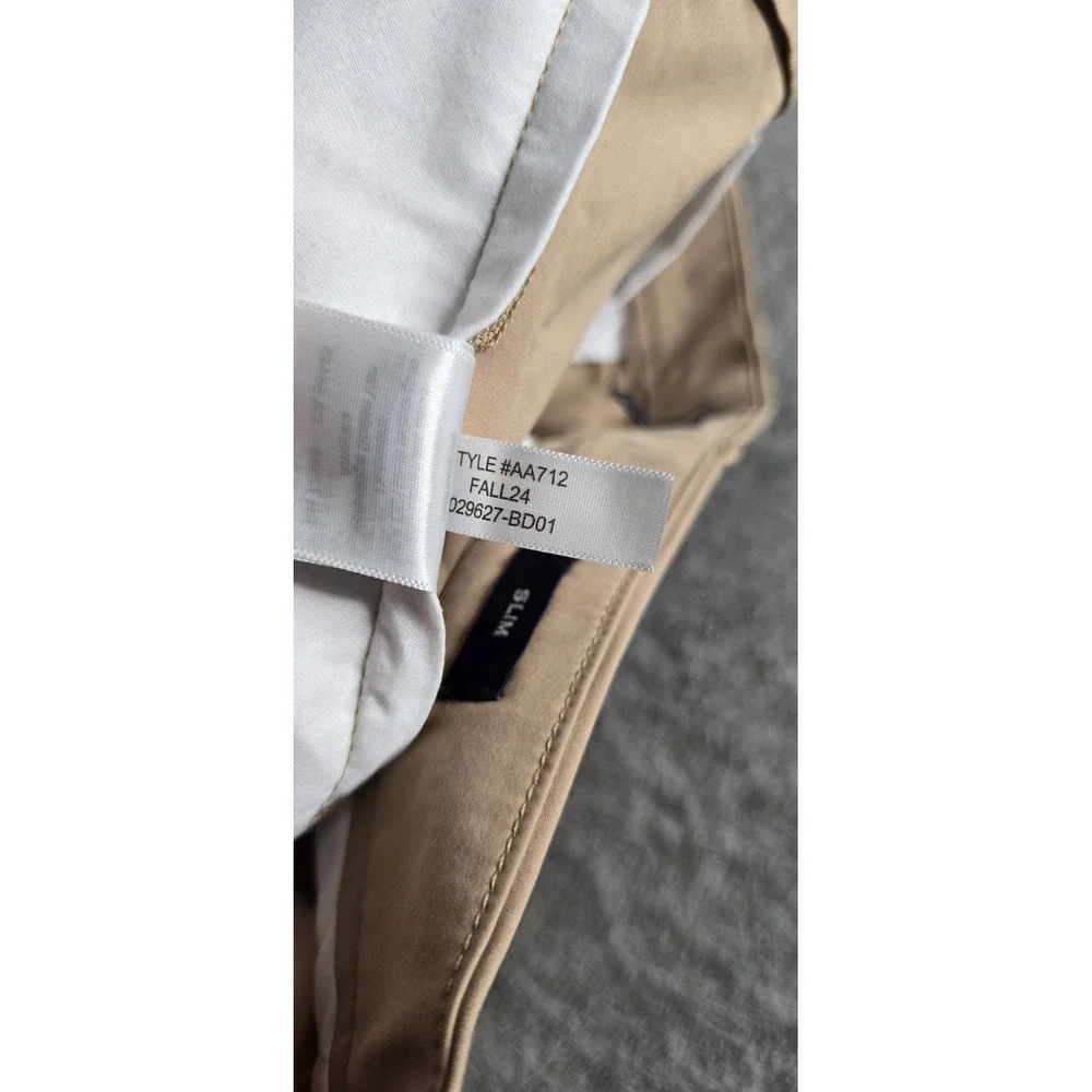 NWT J Crew Tech Pant Mens 30x30 Khaki  Slim Fit Performance Golf Casual Stretch